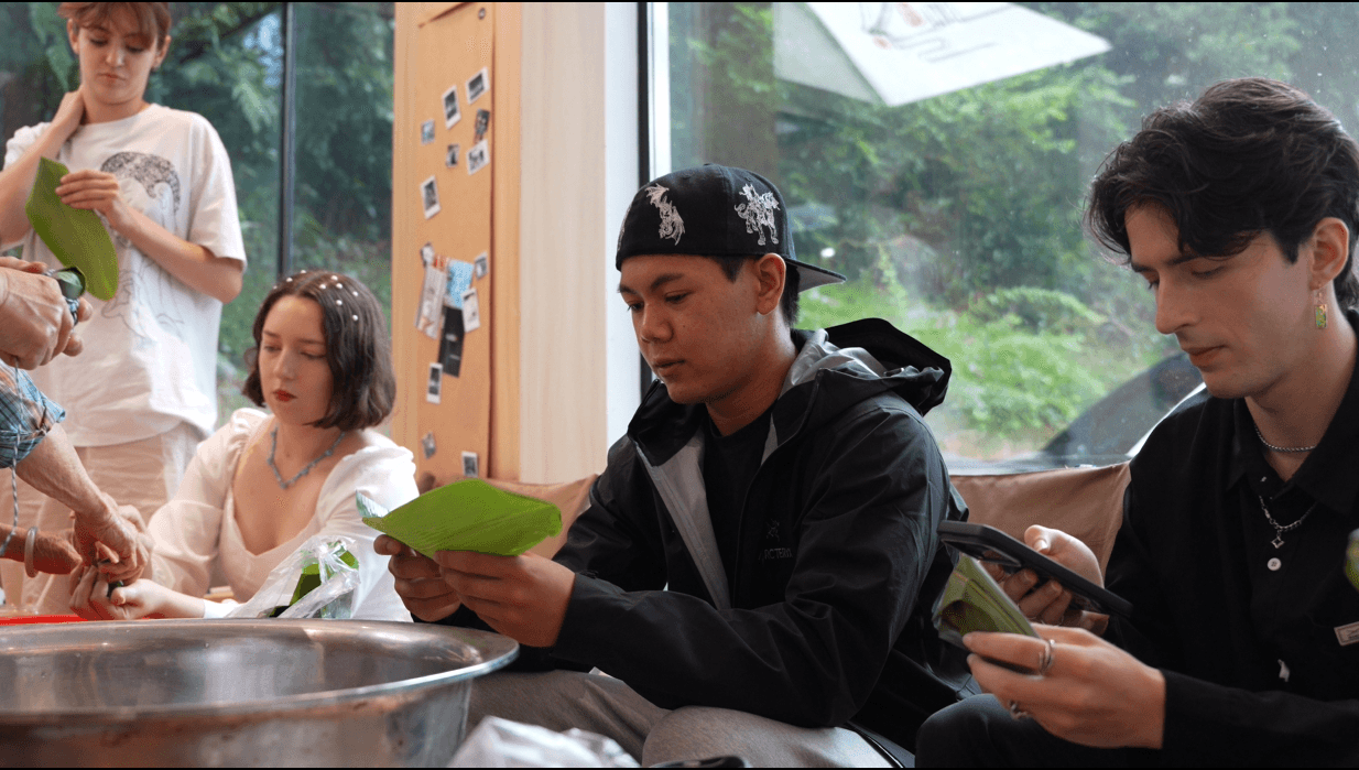 活动发生的地方,
连接自然发生